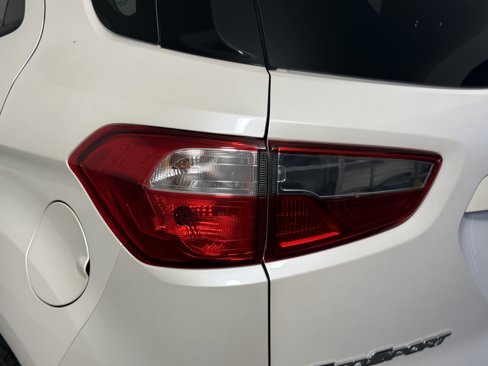 Certified 2018 Ford EcoSport SE image 8