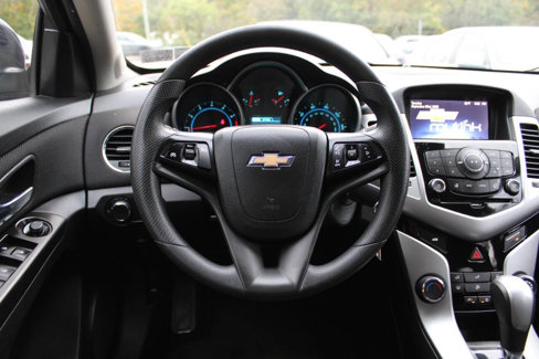 Used 2015 Chevrolet Cruze LT w/ Technology Package image 34