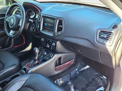 Used 2019 Jeep Compass Trailhawk image 20