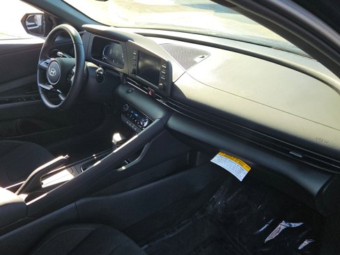 Certified 2025 Hyundai Elantra Sport w/ Cargo Package image 19