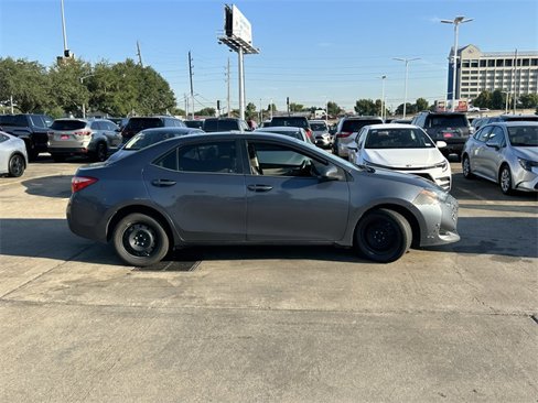 Used 2017 Toyota Corolla L image 4