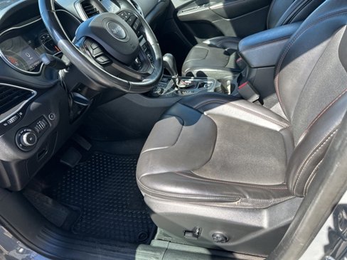 Used 2019 Jeep Cherokee Trailhawk w/ Comfort & Convenience Group image 10
