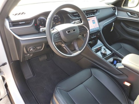 New 2025 Jeep Grand Cherokee L Limited w/ Black Appearance Package image 18