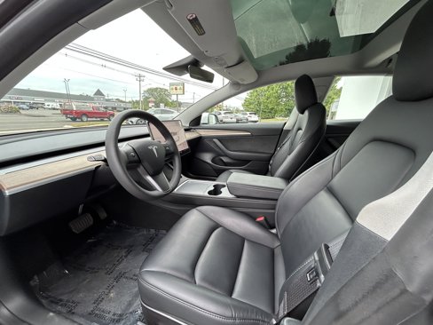 Used 2023 Tesla Model 3 Standard Range image 4
