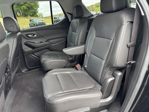 Used 2021 Chevrolet Traverse RS image 12