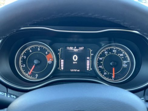 Used 2019 Jeep Cherokee Latitude Plus image 11