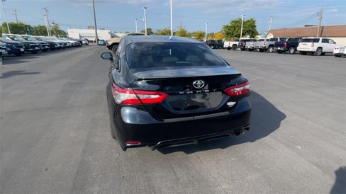 Used 2018 Toyota Camry SE image 7