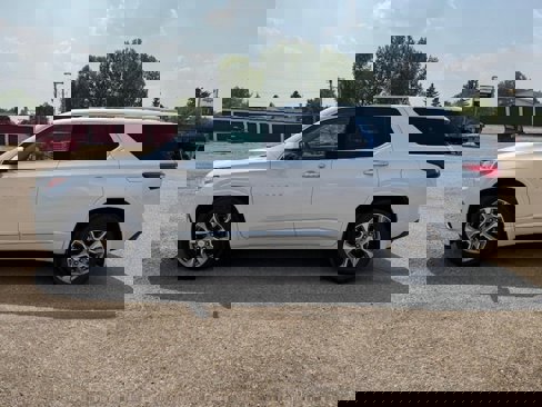Used 2021 Chevrolet Traverse Premier image 4