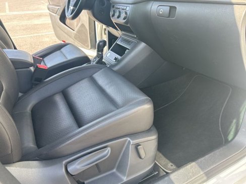 Used 2016 Volkswagen Tiguan SE image 30