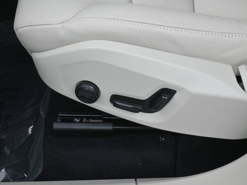 New 2025 Volvo XC60 B5 Core image 12