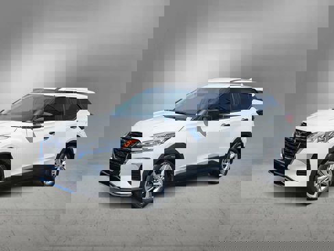 Used 2023 Nissan Kicks S image 4