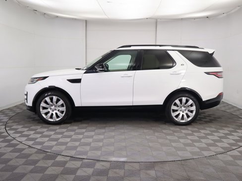 Used 2020 Land Rover Discovery Landmark image 8