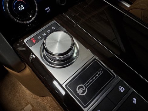 Used 2020 Land Rover Range Rover SV Autobiography Dynamic image 27