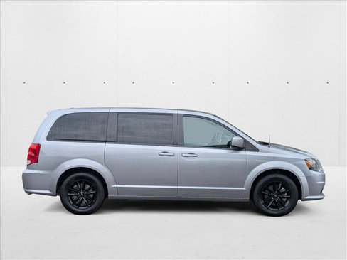 Used 2020 Dodge Grand Caravan GT image 4