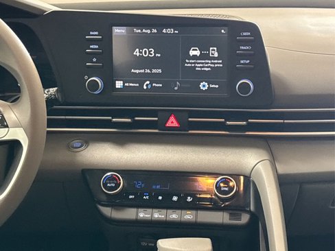 Used 2023 Hyundai Elantra SEL image 19
