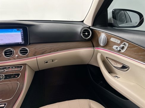 Used 2020 Mercedes-Benz E 350 4MATIC Sedan image 28