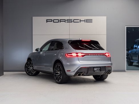 Certified 2022 Porsche Macan S image 3