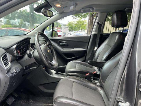 Used 2017 Chevrolet Trax LT w/ LT Convenience Package image 15