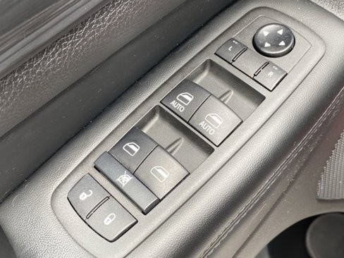 Used 2021 Jeep Grand Cherokee Laredo image 20