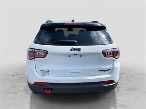 Used 2024 Jeep Compass Trailhawk image 4