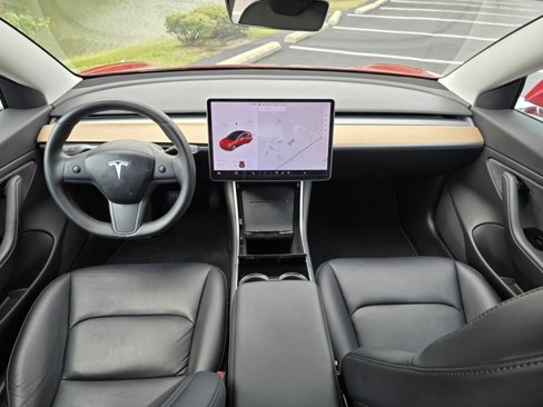 Used 2018 Tesla Model 3 Long Range image 3