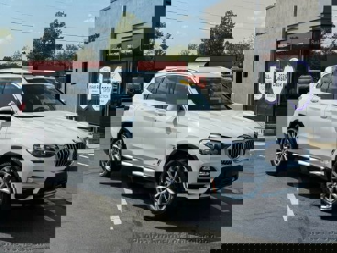 Used 2018 BMW X3 xDrive30i image 2