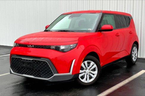 Used 2023 Kia Soul LX image 1