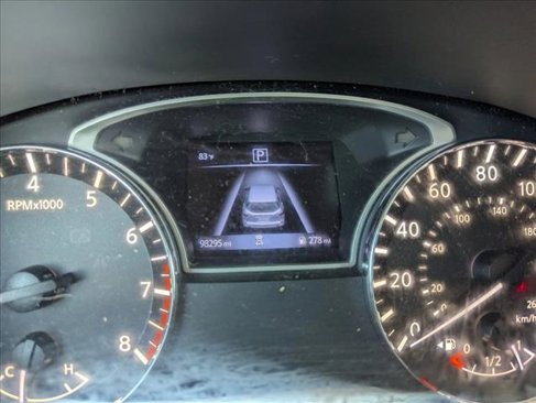 Used 2018 Nissan Pathfinder S image 16