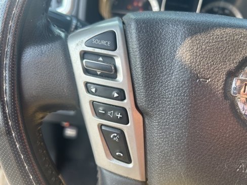Used 2017 Nissan Titan SV image 12