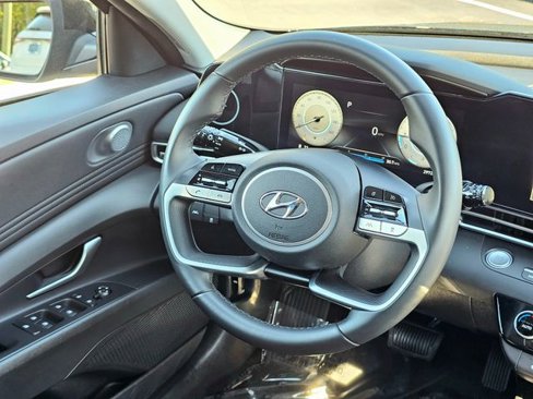 Used 2023 Hyundai Elantra SEL w/ Convenience Package image 31