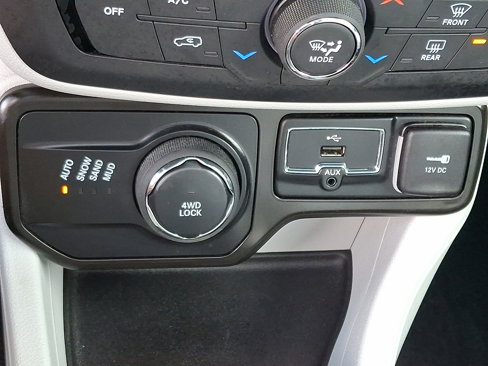 Used 2020 Jeep Renegade Limited w/ UConnect 8.4 Nav Group image 27