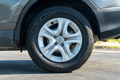Used 2015 Toyota RAV4 LE image 9
