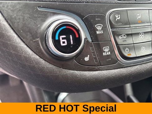 Used 2021 Chevrolet Malibu LT image 25