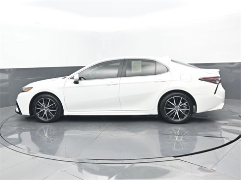 Used 2023 Toyota Camry SE image 21