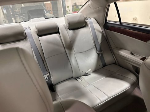 Used 2012 Toyota Avalon Limited image 34