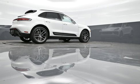 Used 2025 Porsche Macan image 38