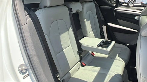 Used 2022 Volvo XC40 T4 Inscription w/ Advanced Package image 22