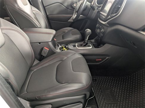 Used 2018 Jeep Cherokee Trailhawk w/ Comfort/Convenience Group image 33