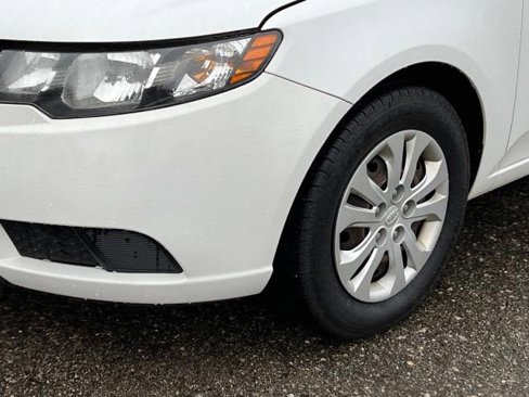 Used 2010 Kia Forte LX w/ Convenience Pkg image 8