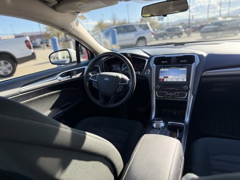 Used 2018 Ford Fusion SE w/ Fusion SE Technology Package image 22