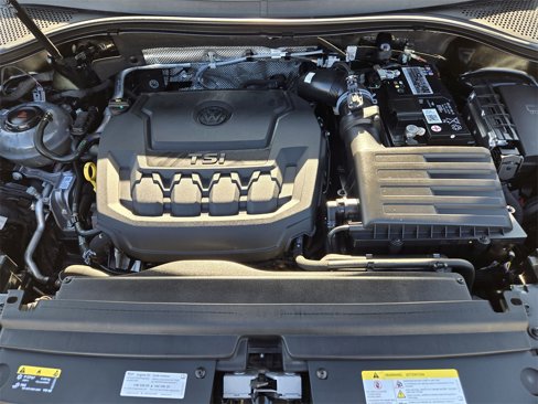 Used 2023 Volkswagen Tiguan SE R-Line image 34