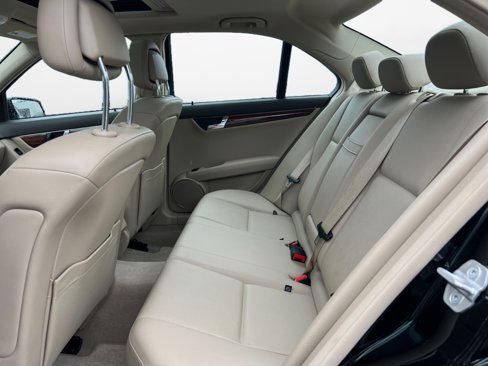 Used 2011 Mercedes-Benz C 300 4MATIC Sedan image 13