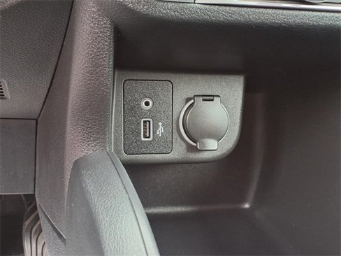 Used 2021 Nissan Kicks S image 32