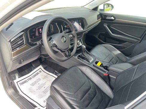 Used 2021 Volkswagen Jetta SEL Premium image 2