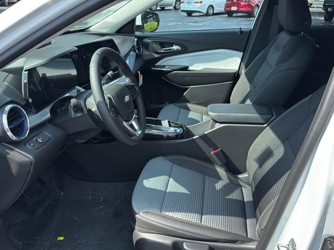 New 2025 Chevrolet Trax LT w/ Driver Confidence Package image 8