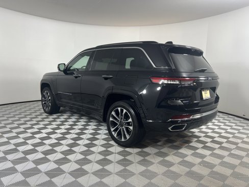 Used 2023 Jeep Grand Cherokee Overland w/ Luxury Tech Group IV image 5