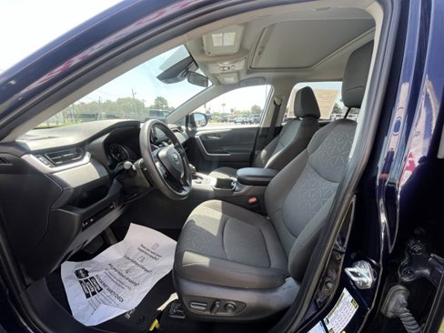 Used 2022 Toyota RAV4 XLE image 11