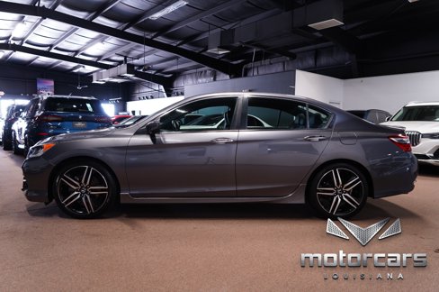 Used 2017 Honda Accord Sport image 4