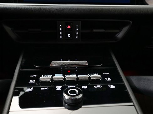 Used 2024 Porsche Cayenne image 19