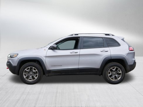 Used 2019 Jeep Cherokee Trailhawk w/ Cold Weather Group image 4